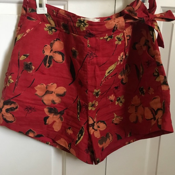 Anthropologie red floral shorts - Picture 2 of 6